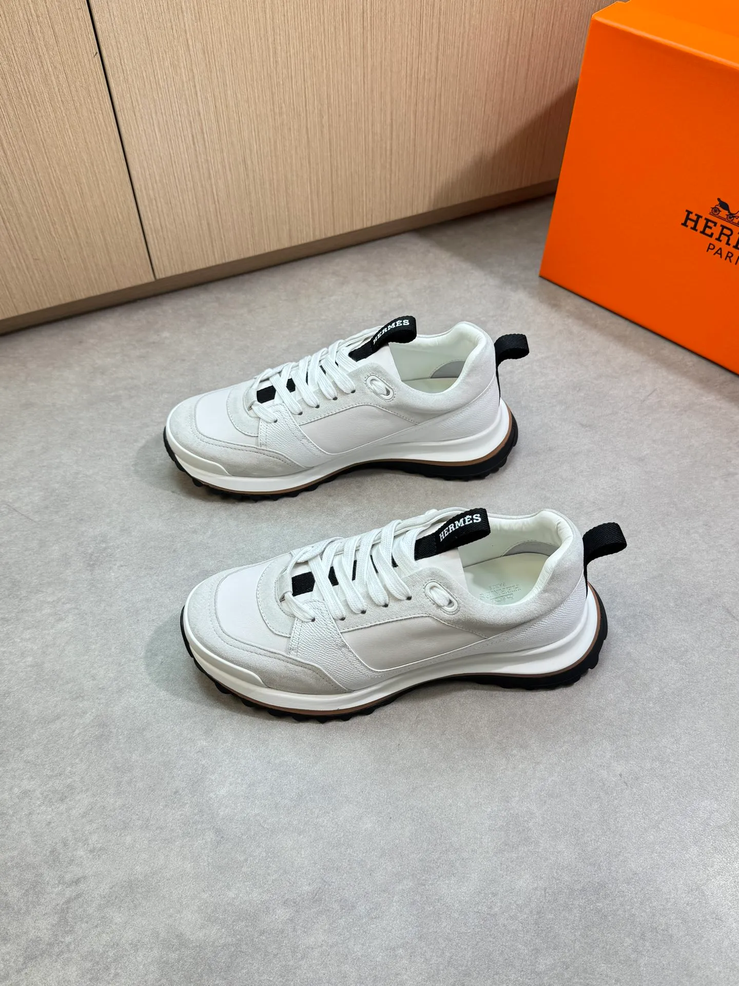 Men's shoes 💰740 [HERMES] Hermès - High-end quality original single casual sports shoes - Upper: 🔝 Nappa calfskin, palm-print cowhide, suede sheepskin leather, tongue. Heel. Brand logo webbing - Lining: brand canvas, foot pad; water-dyed cowhide - Outsole: ultra-light T men's shoes 💰U foam rubber; two-color molded outsole -Ultra-high quality control·Fine workmanship: highlighted (high-end·nobility·grade) -Size: 39-44 (38, 45, can be customized)·0118